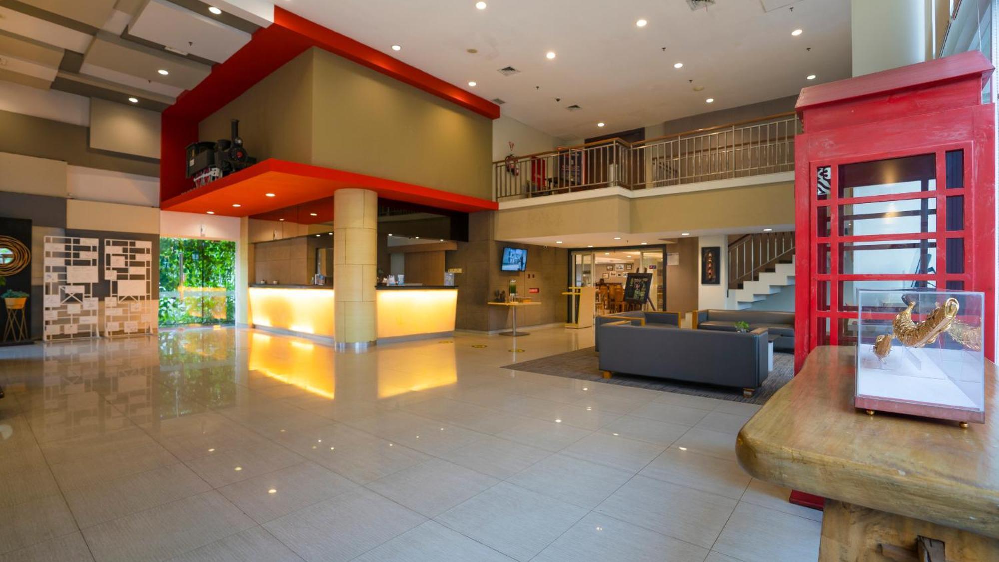 Metland Hotel Чиребон Экстерьер фото