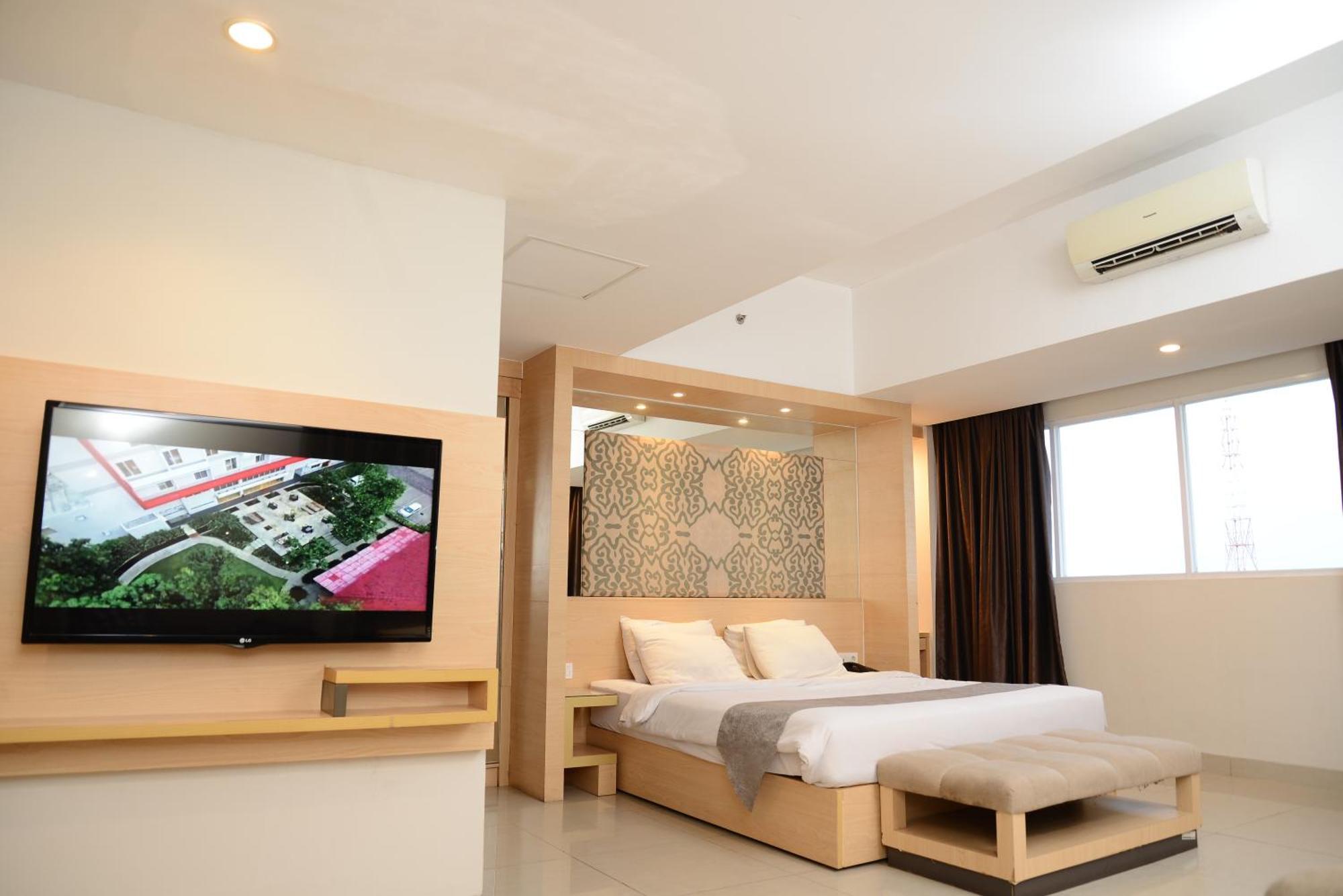 Metland Hotel Чиребон Экстерьер фото