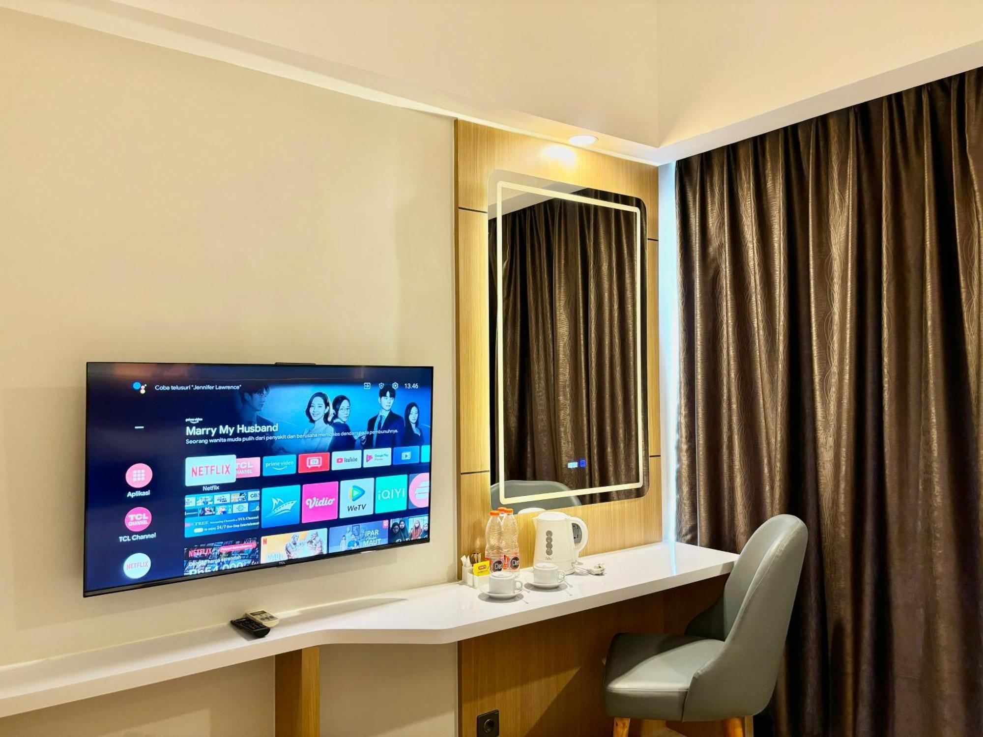 Metland Hotel Чиребон Экстерьер фото